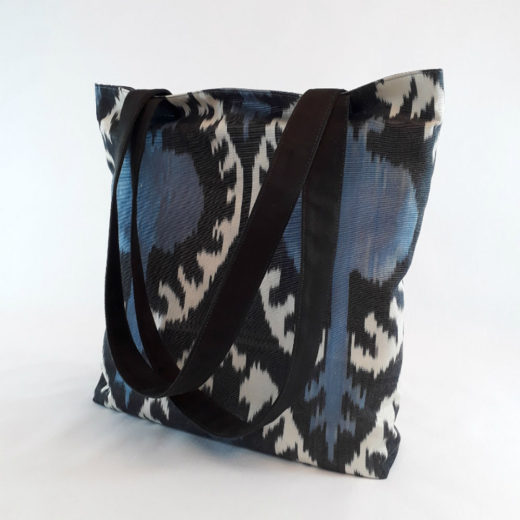 bolso tote mujer ikat azul, negro y blanco